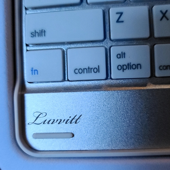 Luvvitt NEW wireless keyboard for i-pad white&silver - Picture 4 of 6